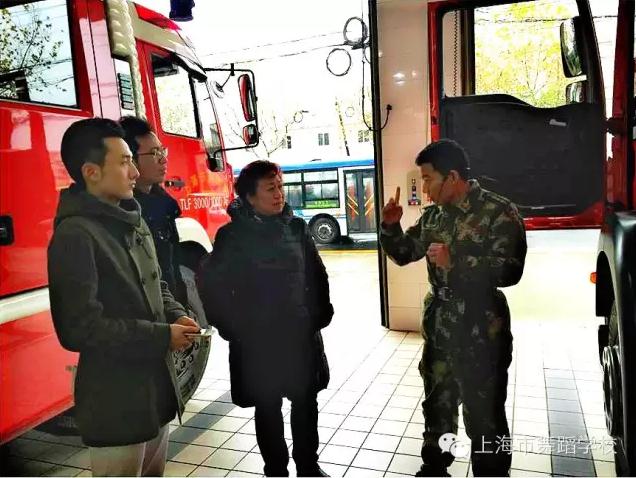 示范校项目系列活动： 生命安全教育篇——我校师生参观梅陇消防支队纪事001.jpg