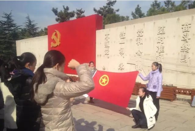 舞蹈学校团员嘉兴革命纪念馆宣誓活动004.png